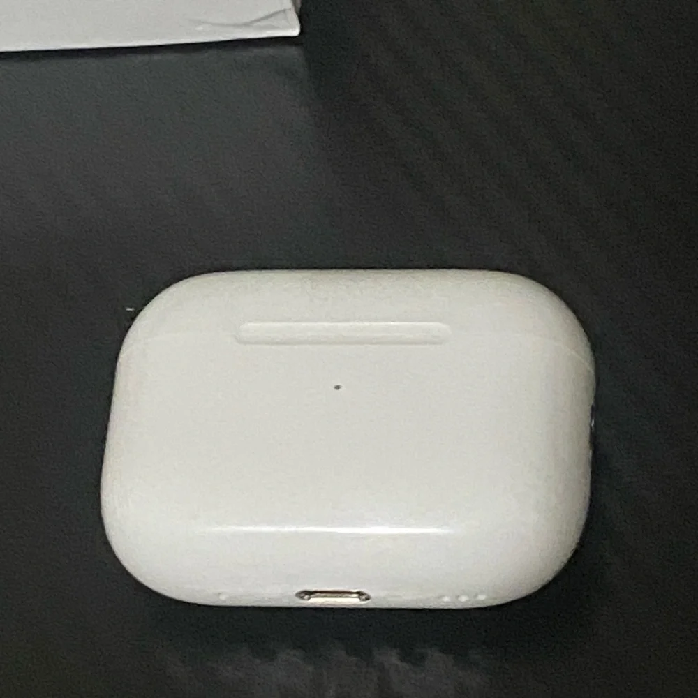 Apple AirPods Pro with MagSafe Charging Case